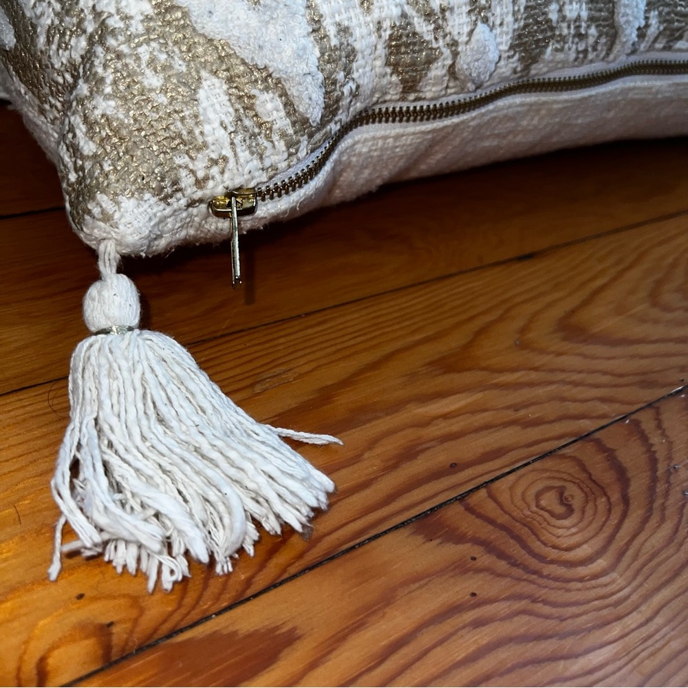 ANTHROPOLOGIE Ryleigh Pillow - Picture 4 of 6